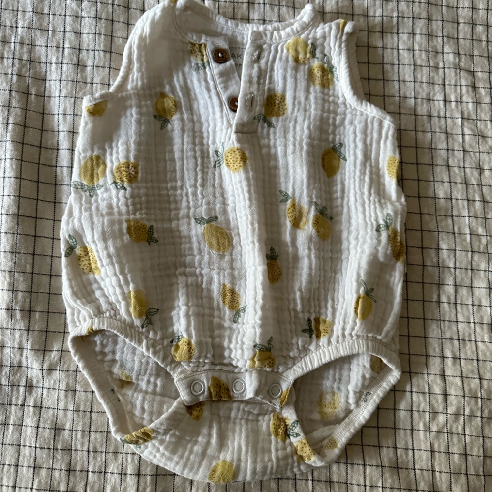 Makemake Organics Lemon Print Muslin Romper